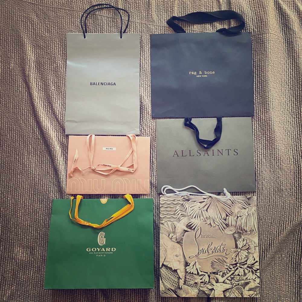 Dusters + shopping bags (to sell individually)